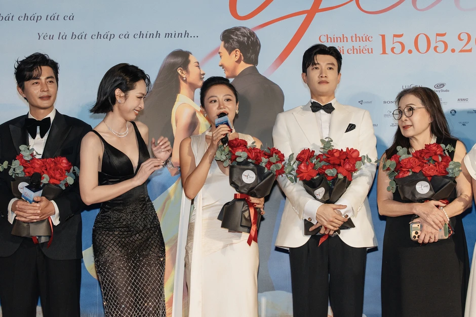 Thảm đỏ Một Thời Ta Đã Yêu: Ngọc Trinh - Quốc Trường quá đẹp đôi Thảm đỏ Một Thời Ta Đã Yêu: Ngọc Trinh - Quốc Trường quá đẹp đôi