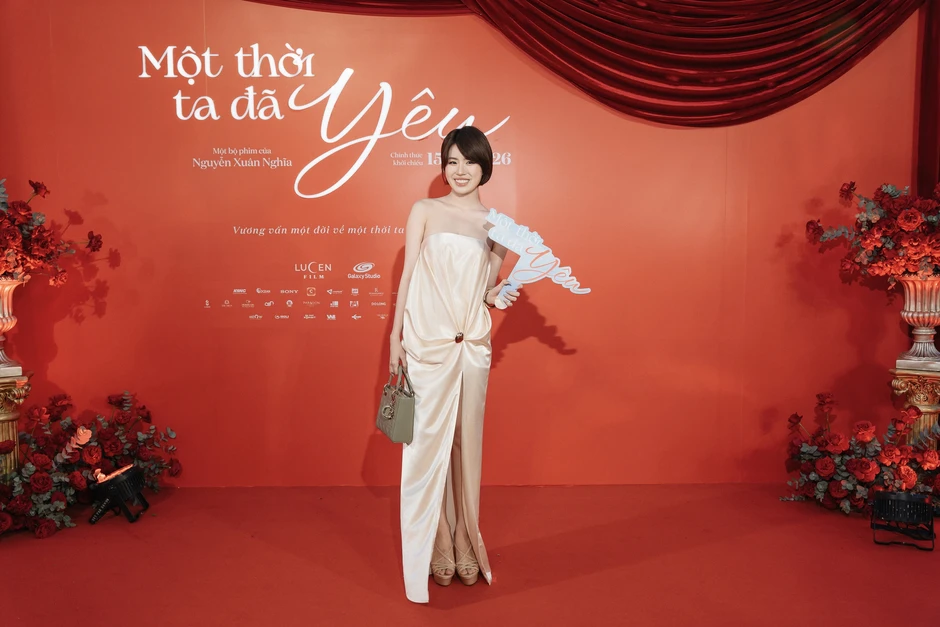 Thảm đỏ Một Thời Ta Đã Yêu: Ngọc Trinh - Quốc Trường quá đẹp đôi Thảm đỏ Một Thời Ta Đã Yêu: Ngọc Trinh - Quốc Trường quá đẹp đôi