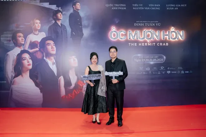 Thảm đỏ “Ốc Mượn Hồn” tại Hà Nội quy tụ nhiều gương mặt nổi bật Thảm đỏ “Ốc Mượn Hồn” tại Hà Nội quy tụ nhiều gương mặt nổi bật