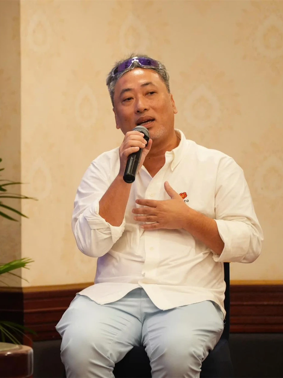 Tiến sĩ Tân Nhàn và đạo diễn Nguyễn Quang Dũng 'kêu cứu' Tiến sĩ Tân Nhàn và đạo diễn Nguyễn Quang Dũng 'kêu cứu'