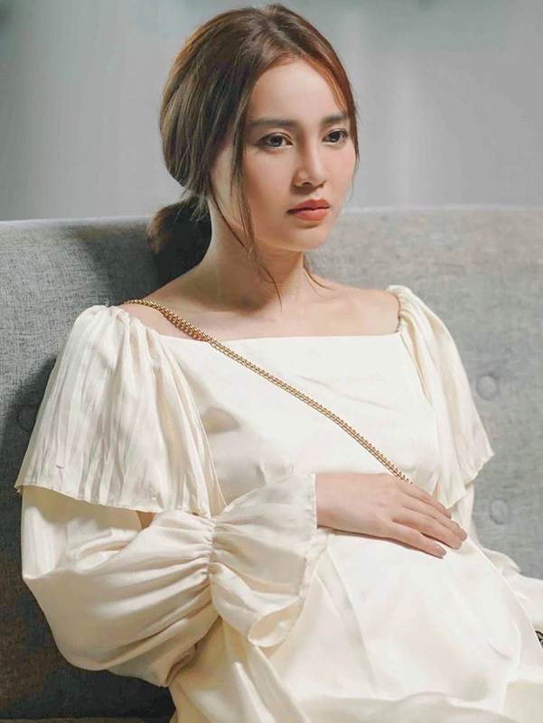 Tin đồn về Ninh Dương Lan Ngọc đang khiến MXH xôn xao Tin đồn về Ninh Dương Lan Ngọc đang khiến MXH xôn xao