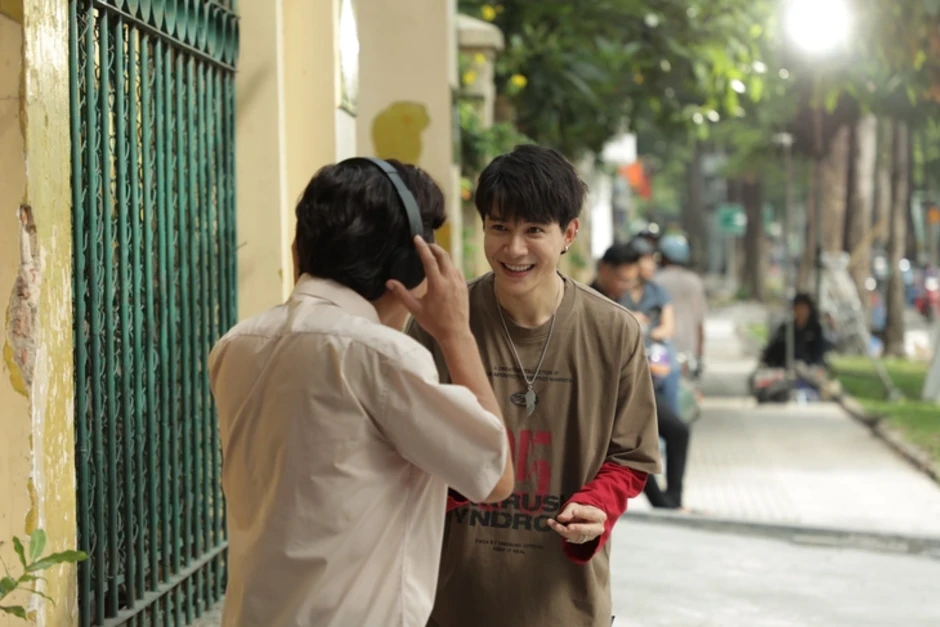 Trường Giang thành đạo diễn trăm tỉ với phim đầu tay 'Nhà ba tôi một phòng' Trường Giang thành đạo diễn trăm tỉ với phim đầu tay 'Nhà ba tôi một phòng'