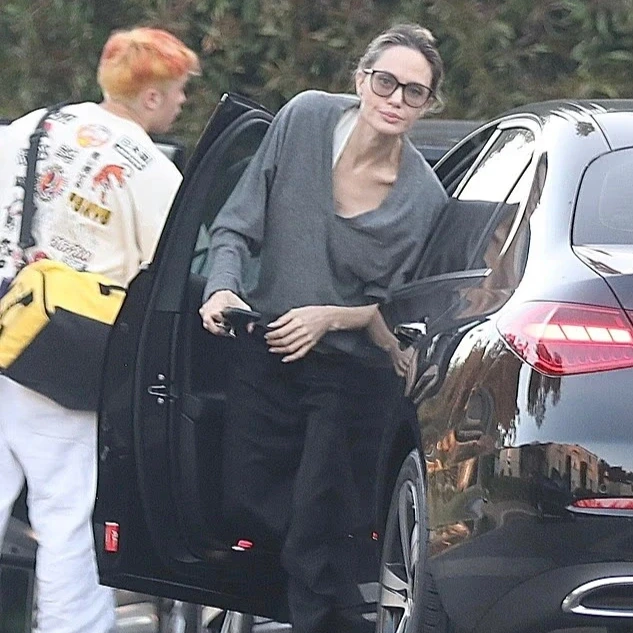 Tuổi 51 của Angelina Jolie: Bình yên bên con, không xem tình yêu là tất cả Tuổi 51 của Angelina Jolie: Bình yên bên con, không xem tình yêu là tất cả