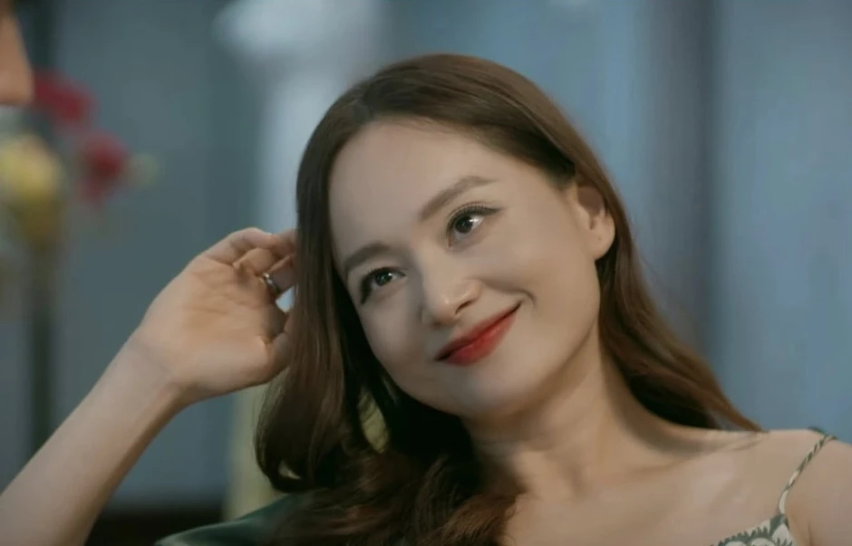 Vai diễn 'quái đản' của diễn viên Lan Phương với bạn diễn kém 10 tuổi Vai diễn 'quái đản' của diễn viên Lan Phương với bạn diễn kém 10 tuổi