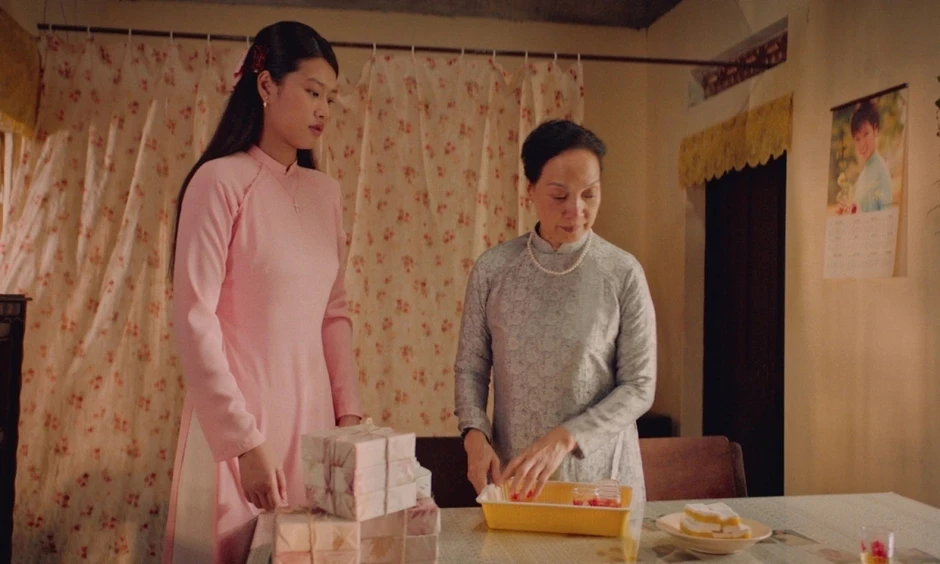 Vì sao đề tài cũ "mẹ cấm con yêu" vẫn giúp phim Việt có rating cao, thu trăm tỷ? Vì sao đề tài cũ "mẹ cấm con yêu" vẫn giúp phim Việt có rating cao, thu trăm tỷ?