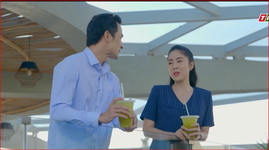 Vì sao kết phim ‘Bóng ma hạnh phúc’ gây tranh cãi? Vì sao kết phim ‘Bóng ma hạnh phúc’ gây tranh cãi?