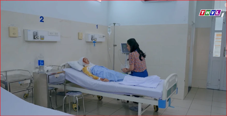 Vì sao kết phim ‘Bóng ma hạnh phúc’ gây tranh cãi? Vì sao kết phim ‘Bóng ma hạnh phúc’ gây tranh cãi?