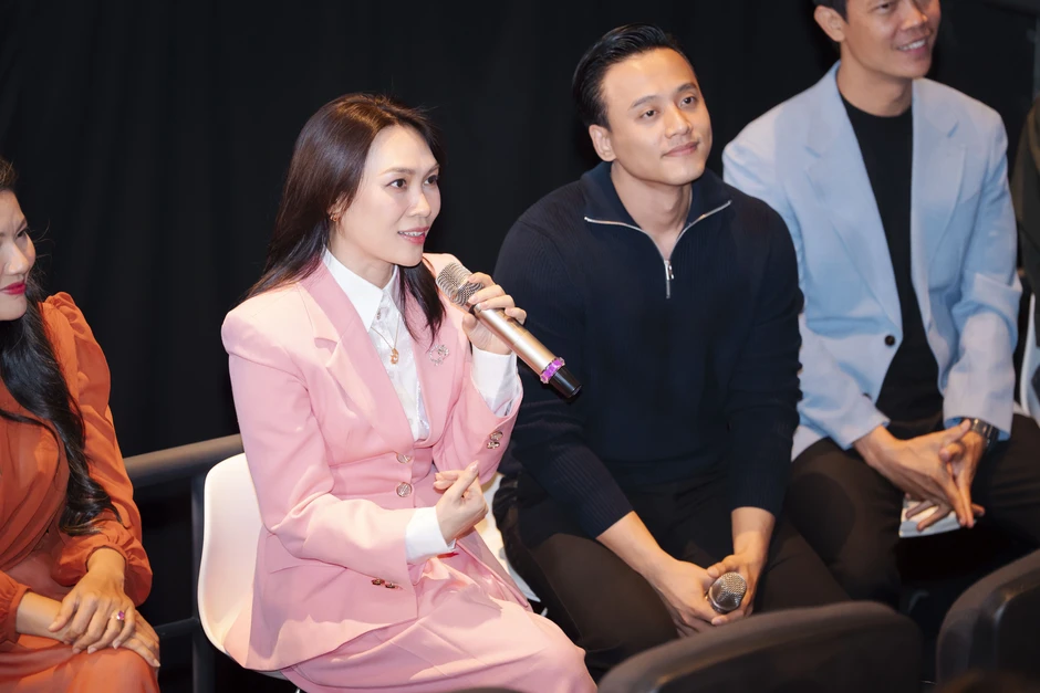 Video Mỹ Tâm - Mai Tài Phến nhảy tình tứ hút hàng triệu view Video Mỹ Tâm - Mai Tài Phến nhảy tình tứ hút hàng triệu view