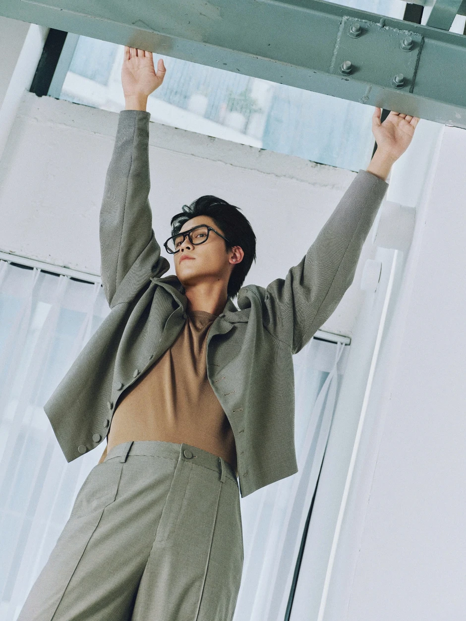 Võ Điền Gia Huy: Bước ngoặt sau 10 năm, nghi vấn hẹn hò Tam Triều Dâng Võ Điền Gia Huy: Bước ngoặt sau 10 năm, nghi vấn hẹn hò Tam Triều Dâng