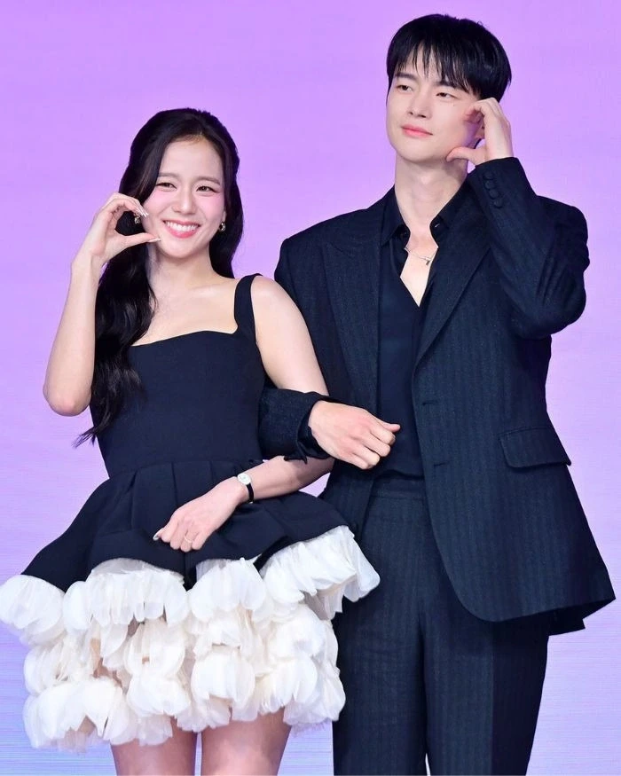 Xinh đẹp và ngọt ngào, Jisoo (Blackpink) vẫn gây tranh cãi về diễn xuất Xinh đẹp và ngọt ngào, Jisoo (Blackpink) vẫn gây tranh cãi về diễn xuất