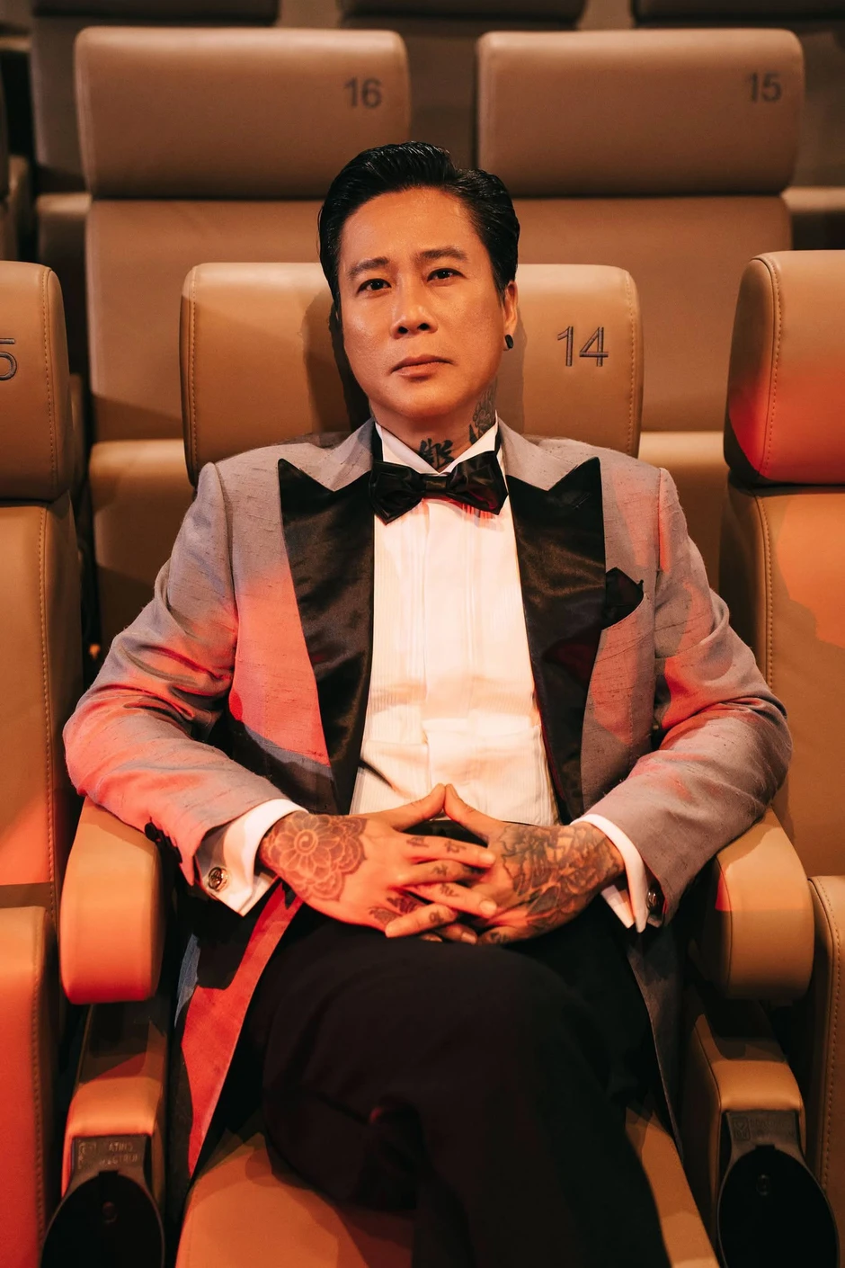 Xuất thân không ngờ của ông trùm máu lạnh trong 'Trại buôn người' Danis Nguyễn Xuất thân không ngờ của ông trùm máu lạnh trong 'Trại buôn người' Danis Nguyễn