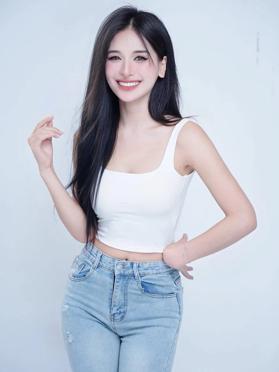 Yến My: tốt nghiệp thủ khoa, 4 năm nhận học bổng của VTV Yến My: tốt nghiệp thủ khoa, 4 năm nhận học bổng của VTV