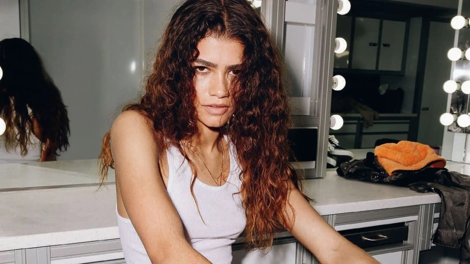 Zendaya gây tranh cãi khi vào vai nữ thần Athena Zendaya gây tranh cãi khi vào vai nữ thần Athena