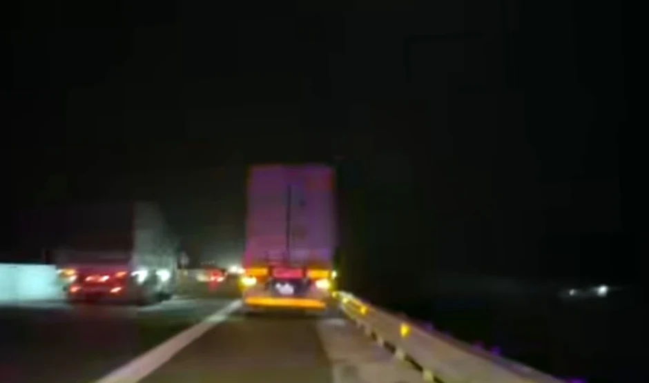 300km cao tốc không có làn dừng khẩn cấp liên tục: Tài xế phải bật chế độ cảnh giác cao nhất 300km cao tốc không có làn dừng khẩn cấp liên tục: Tài xế phải bật chế độ cảnh giác cao nhất