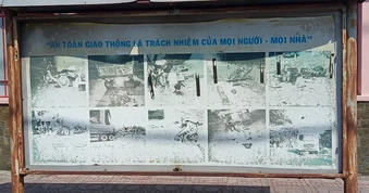 Bảng hiệu nhếch nhác