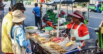 Bangkok quản trị vỉa hè: Đô thị hiện đại vẫn có nơi để người nghèo mưu sinh