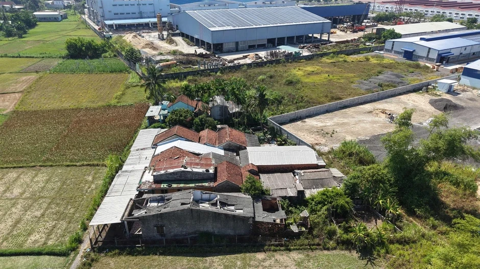 Bảy năm chờ một lời giải cho 7 hộ dân giữa KCN Tịnh Phong Bảy năm chờ một lời giải cho 7 hộ dân giữa KCN Tịnh Phong
