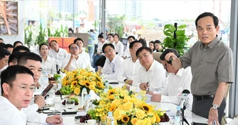 Bí thư Thành ủy TPHCM Trần Lưu Quang kiểm tra tiến độ dự án Trung tâm hành chính TPHCM