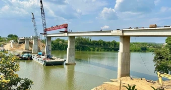 Cận cảnh cây cầu bắc qua sông Đồng Nai kết nối với TPHCM