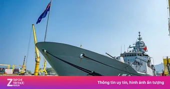 Cận cảnh chiến hạm Australia thăm cảng Tiên Sa