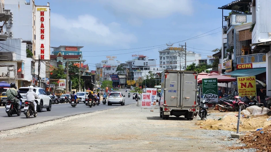 Cận cảnh công trường cầu Vỹ Dạ đình trệ khiến chủ đầu tư Huế 'hết kiên nhẫn'