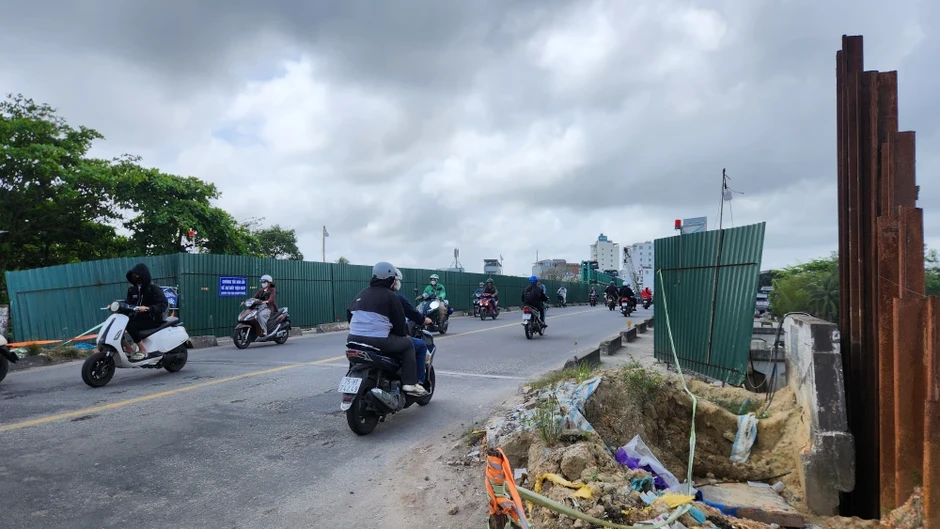 Cận cảnh công trường cầu Vỹ Dạ đình trệ khiến chủ đầu tư Huế 'hết kiên nhẫn'