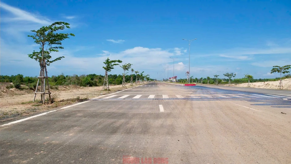 Cận cảnh tuyến đường ven biển dài nhất TPHCM dần thành hình Cận cảnh tuyến đường ven biển dài nhất TPHCM dần thành hình