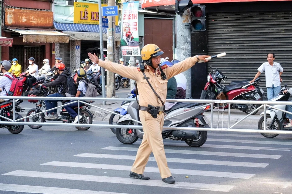 Câu chuyện về ý tưởng phân luồng đảo chiều ở đường Cộng Hòa