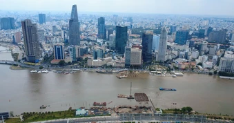 Cầu đi bộ qua sông Sài Gòn tăng tốc để hoàn thành vào dịp lễ Quốc khánh