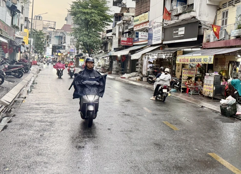 Chiều nay và những ngày tới, dự báo TP.HCM tiếp tục có mưa Chiều nay và những ngày tới, dự báo TP.HCM tiếp tục có mưa