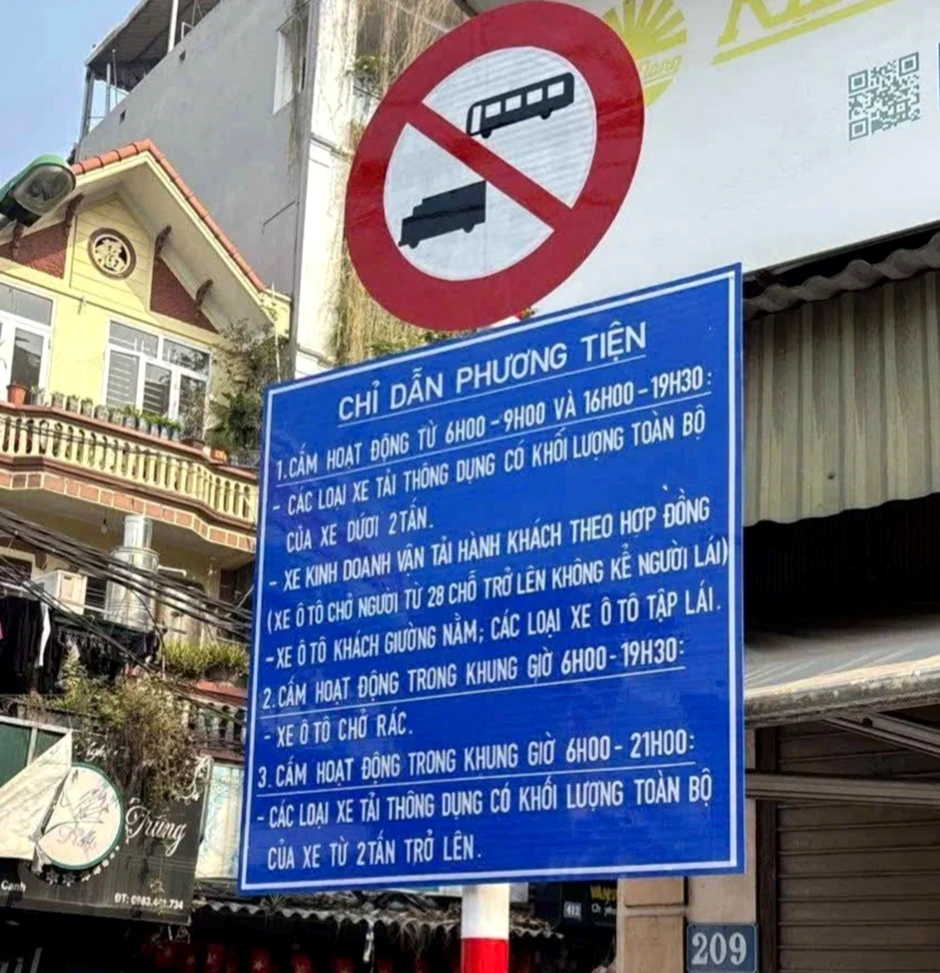 Chủ ô tô bán tải ở Hà Nội loay hoay tìm phương tiện thay thế để vào phố ban ngày Chủ ô tô bán tải ở Hà Nội loay hoay tìm phương tiện thay thế để vào phố ban ngày