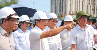 Chủ tịch UBND TP.HCM Nguyễn Văn Được kiểm tra nút giao An Phú, yêu cầu đẩy nhanh tiến độ