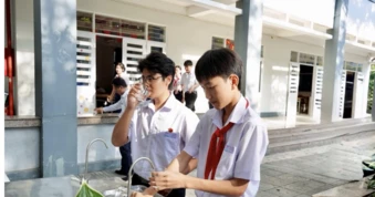 Công ty EPS đã trao tặng 'Nước sạch cho em”'