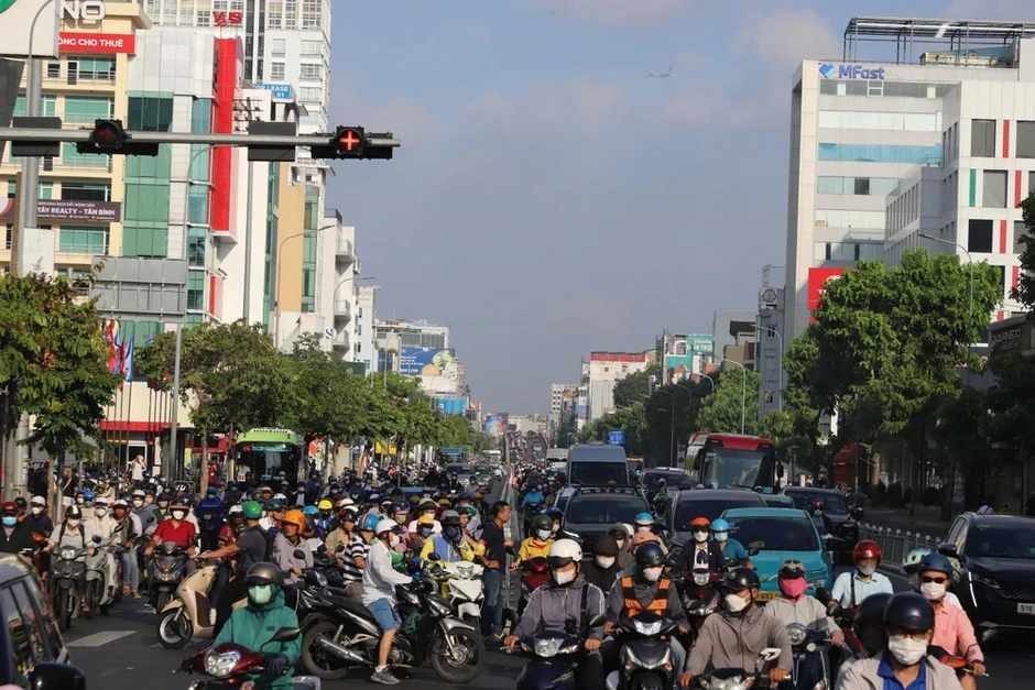 CSGT hướng dẫn lộ trình đi lại để 'né' đường Cộng Hoà vào ngày mai CSGT hướng dẫn lộ trình đi lại để 'né' đường Cộng Hoà vào ngày mai