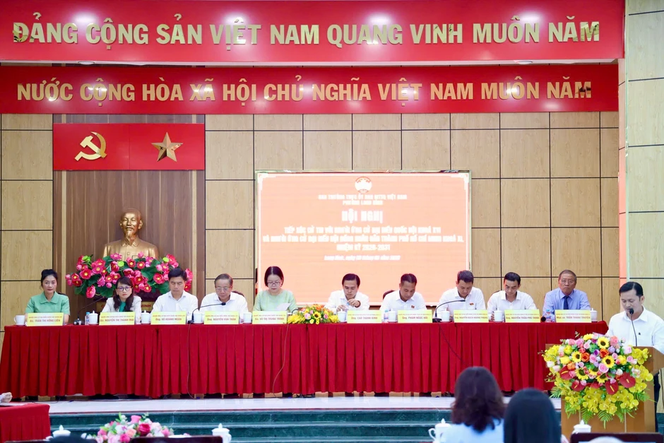 Cử tri phường Long Bình kiến nghị sớm gỡ "nút thắt cổ chai" đường Lê Văn Việt Cử tri phường Long Bình kiến nghị sớm gỡ "nút thắt cổ chai" đường Lê Văn Việt