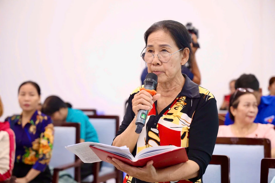 Cử tri phường Long Bình kiến nghị sớm gỡ "nút thắt cổ chai" đường Lê Văn Việt Cử tri phường Long Bình kiến nghị sớm gỡ "nút thắt cổ chai" đường Lê Văn Việt