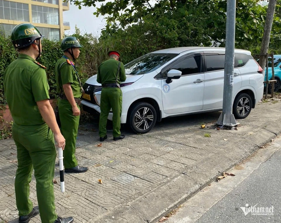 Đà Nẵng quyết lập lại trật tự vỉa hè, xem xét phạt nguội để ngăn tái chiếm Đà Nẵng quyết lập lại trật tự vỉa hè, xem xét phạt nguội để ngăn tái chiếm