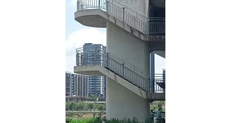 Đã xử lý tình trạng nhếch nhác tại cầu Ba Son
