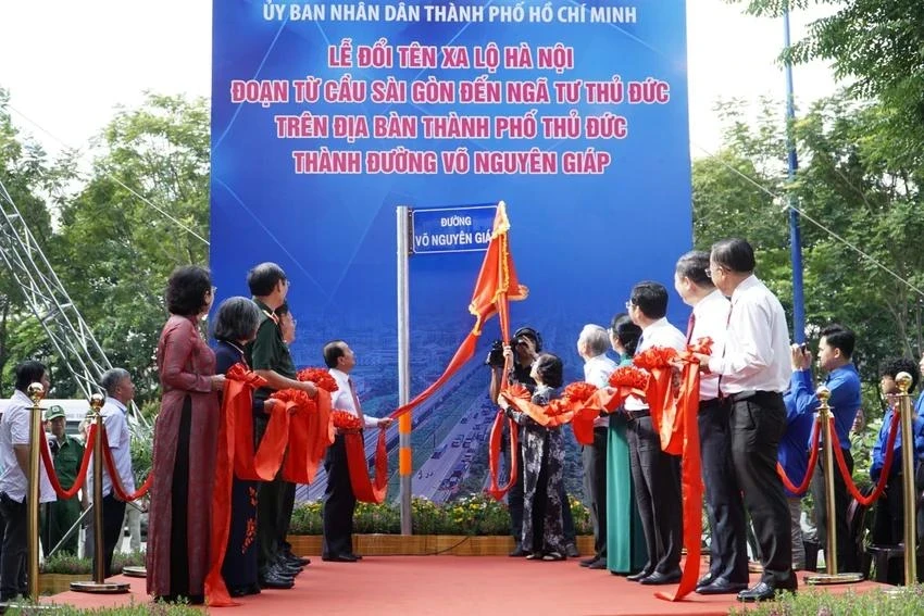 Đặt, đổi tên đường ở TP.HCM: Cần nghiên cứu phù hợp với đô thị hiện đại Đặt, đổi tên đường ở TP.HCM: Cần nghiên cứu phù hợp với đô thị hiện đại