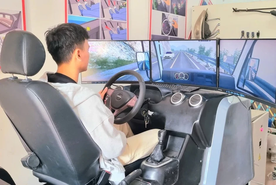 Đề xuất vẫn kiểm tra mô phỏng trong chương trình đào tạo lái xe nhưng không thi sát hạch nội dung này Đề xuất vẫn kiểm tra mô phỏng trong chương trình đào tạo lái xe nhưng không thi sát hạch nội dung này