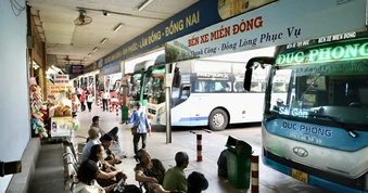 Đi lại dịp lễ bắt đầu nhộn nhịp