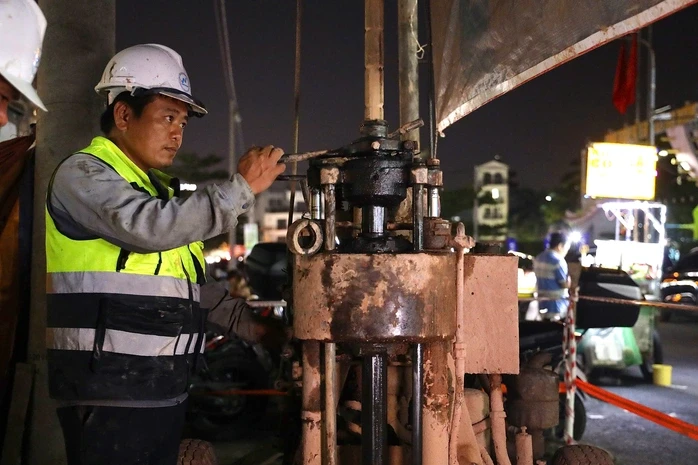 Điều chỉnh nút giao Trường Chinh - Phạm Văn Bạch phục vụ thi công metro 2