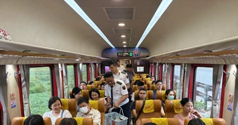 Điều động gần 1.300 y bác sĩ về Bệnh viện Bạch Mai 2, ngành đường sắt mở tàu chuyên dụng