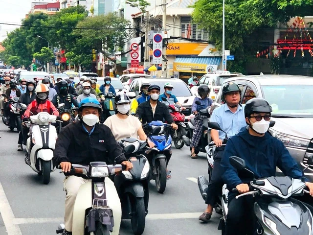 Dự báo thời tiết hôm nay tại TPHCM và Nam Bộ: Cần chú ý 2 thời điểm trưa và chiều Dự báo thời tiết hôm nay tại TPHCM và Nam Bộ: Cần chú ý 2 thời điểm trưa và chiều