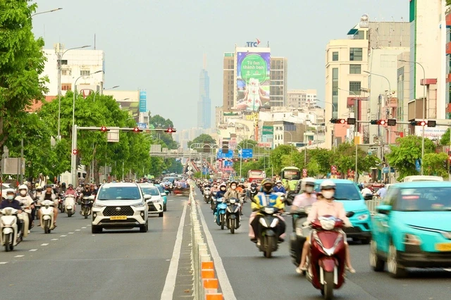 Đường Cộng Hòa chiều 14-5: xe đông, không ùn tắc kéo dài
