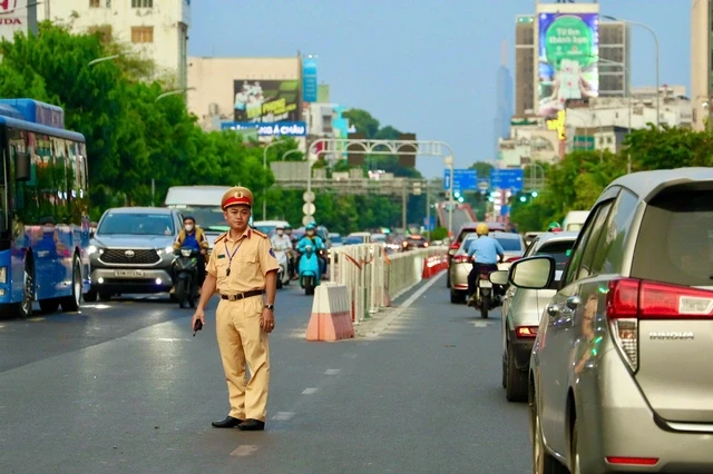 Đường Cộng Hòa chiều 14-5: xe đông, không ùn tắc kéo dài