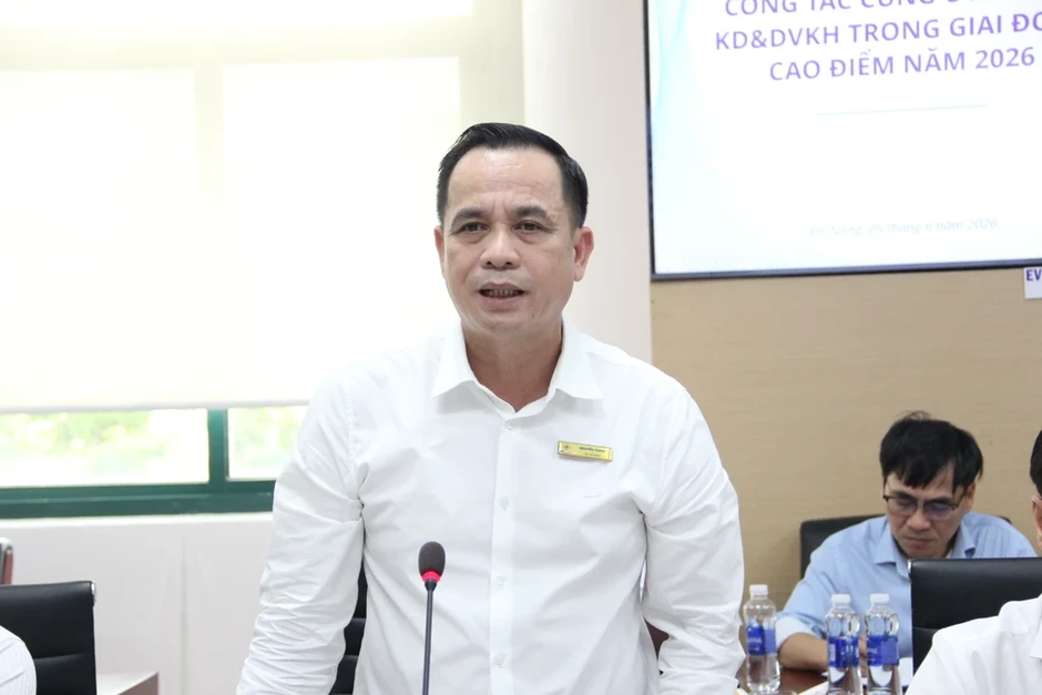 EVN kiểm tra công tác cung ứng điện và dịch vụ khách hàng cao điểm nắng nóng tại EVNCPC EVN kiểm tra công tác cung ứng điện và dịch vụ khách hàng cao điểm nắng nóng tại EVNCPC