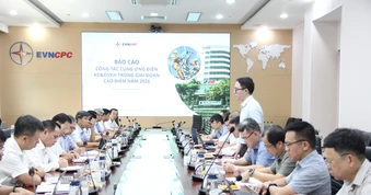 EVN kiểm tra công tác cung ứng điện và dịch vụ khách hàng cao điểm nắng nóng tại EVNCPC