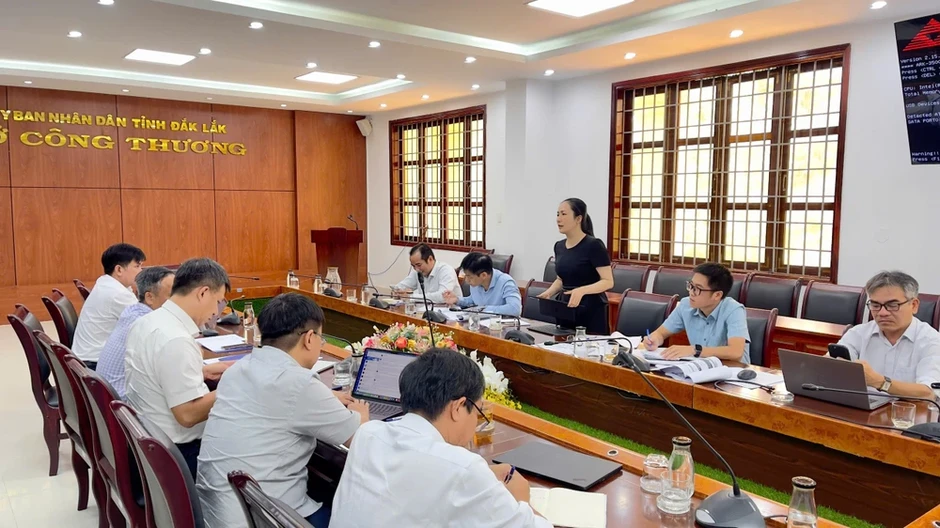 EVNCPC làm việc với Sở Công Thương tỉnh Đắk Lắk: Tối ưu quy hoạch nguồn điện, vận hành an toàn lưới điện EVNCPC làm việc với Sở Công Thương tỉnh Đắk Lắk: Tối ưu quy hoạch nguồn điện, vận hành an toàn lưới điện
