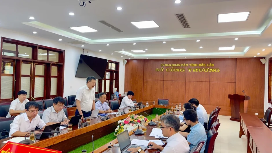 EVNCPC làm việc với Sở Công Thương tỉnh Đắk Lắk: Tối ưu quy hoạch nguồn điện, vận hành an toàn lưới điện EVNCPC làm việc với Sở Công Thương tỉnh Đắk Lắk: Tối ưu quy hoạch nguồn điện, vận hành an toàn lưới điện